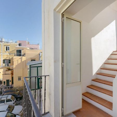Torretta Corricella- Punta Serra Прочида Экстерьер фото