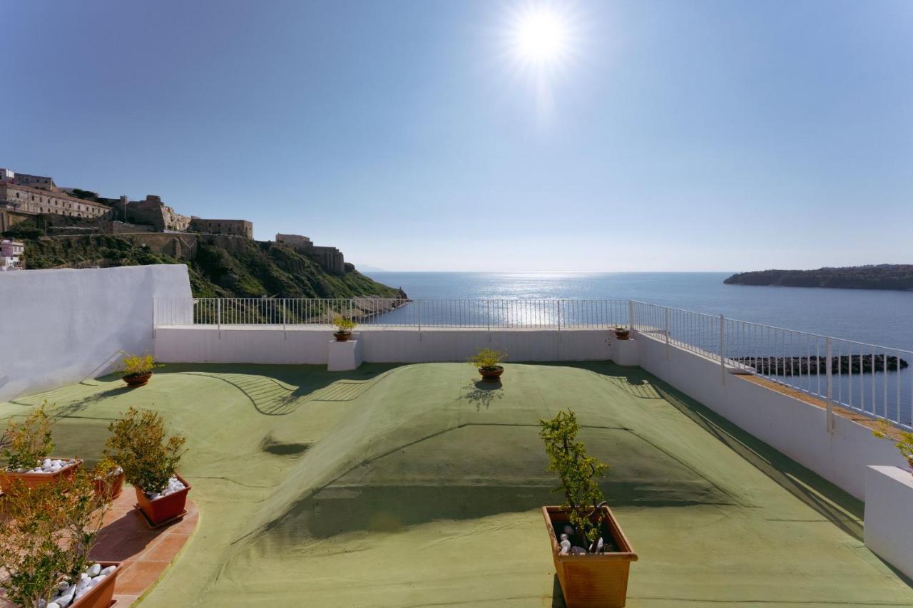 Torretta Corricella- Punta Serra Прочида Экстерьер фото